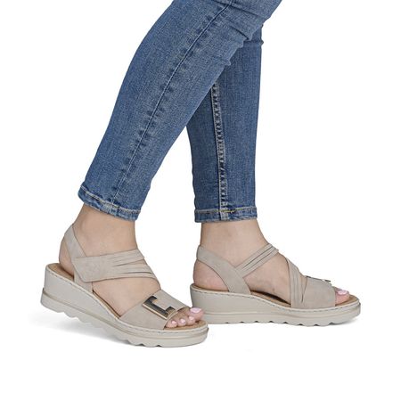 Sandały na koturnie Rieker 67410-62