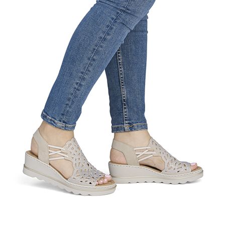 Ażurowe sandały damskie na koturnie Rieker 67465-62