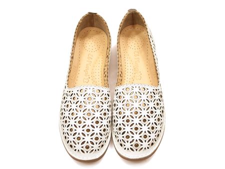 Białe ażurowe półbuty mokasyny El Pimpi EL050568