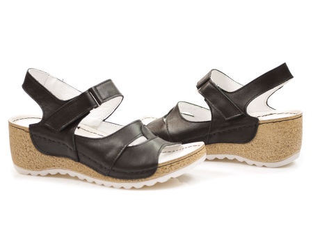 Czarne sandały na koturnie Lemar 50086