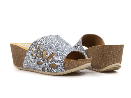 Niebieskie klapki Verano na koturnie 5160