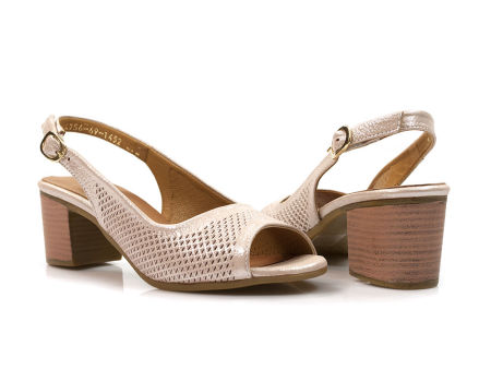 Pudrowe sandały Badura 4756