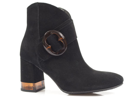 Czarne botki z bursztynową klamrą Gamis 4020 czarny