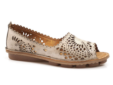 Beżowe ażurowe półbuty Venezia 017031