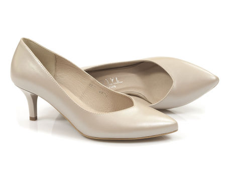 Perłowe czółenka szpilki Kotyl 0557