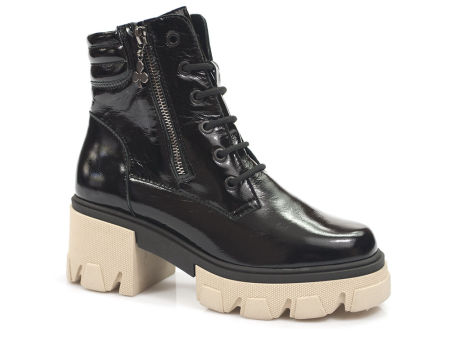 Czarne lakierowane botki damskie Dolce Pietro 5018