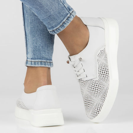 Białe ażurowe półbuty Filippo DP4405