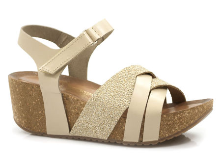 Beżowe sandały na koturnie Lemar 40361