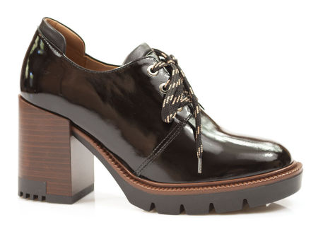 Półbuty na wyższym słupku Gamis 7311 czarny lakier