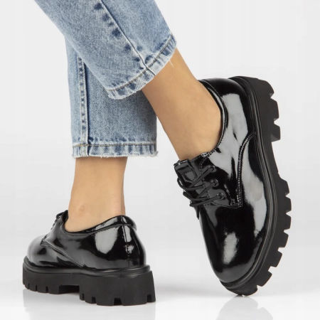 Czarne skórzane lakierowane półbuty oxfordy Filippo DP4729