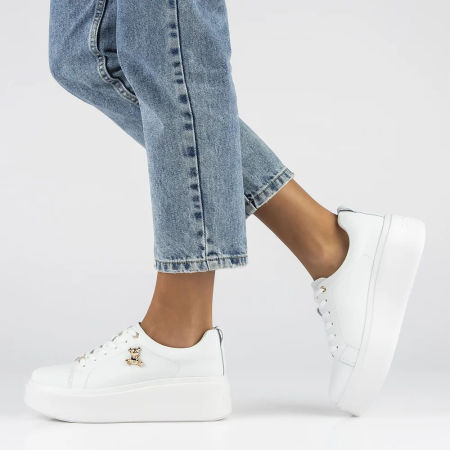 Białe skórzane półbuty na platformie Filippo DP6246 sneakersy