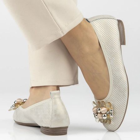 Baleriny z broszką Filippo DP7572/26 beż