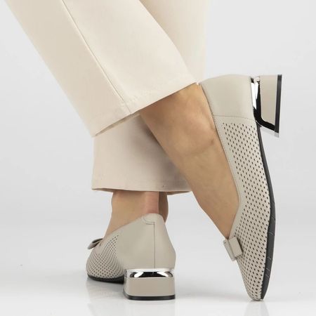 Czółenka ażurowe na niskim obcasie Filippo DP7713/26 beż