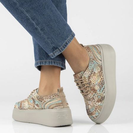 Stylowe półbuty sneakersy na platformie Filippo DP7799/26 beż