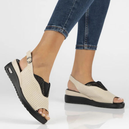 Skórzane sandały na koturnie Filippo DS6145 Beż