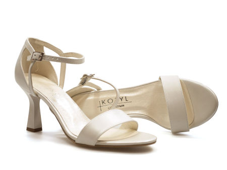 Ślubne sandały szpilki Kotyl 4367 biała perła
