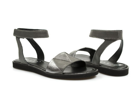 Czarne sandały Nessi 19561